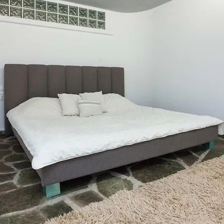 公寓 Romantic Stone Getaway Retreat In Nature-loved Penteli *